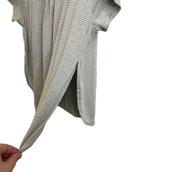 CALIA by Carrie Underwood Gray Striped Tee Side Slits Medium Activewear - Picture 5 of 7